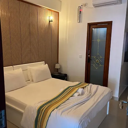 Naaboli Inn